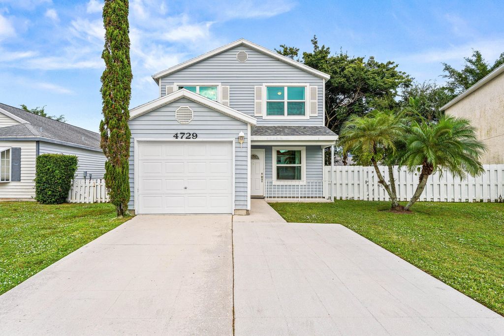 Photo of 4729 Lakeside Circle, West Palm Beach, FL 33417 (MLS # R11143931)