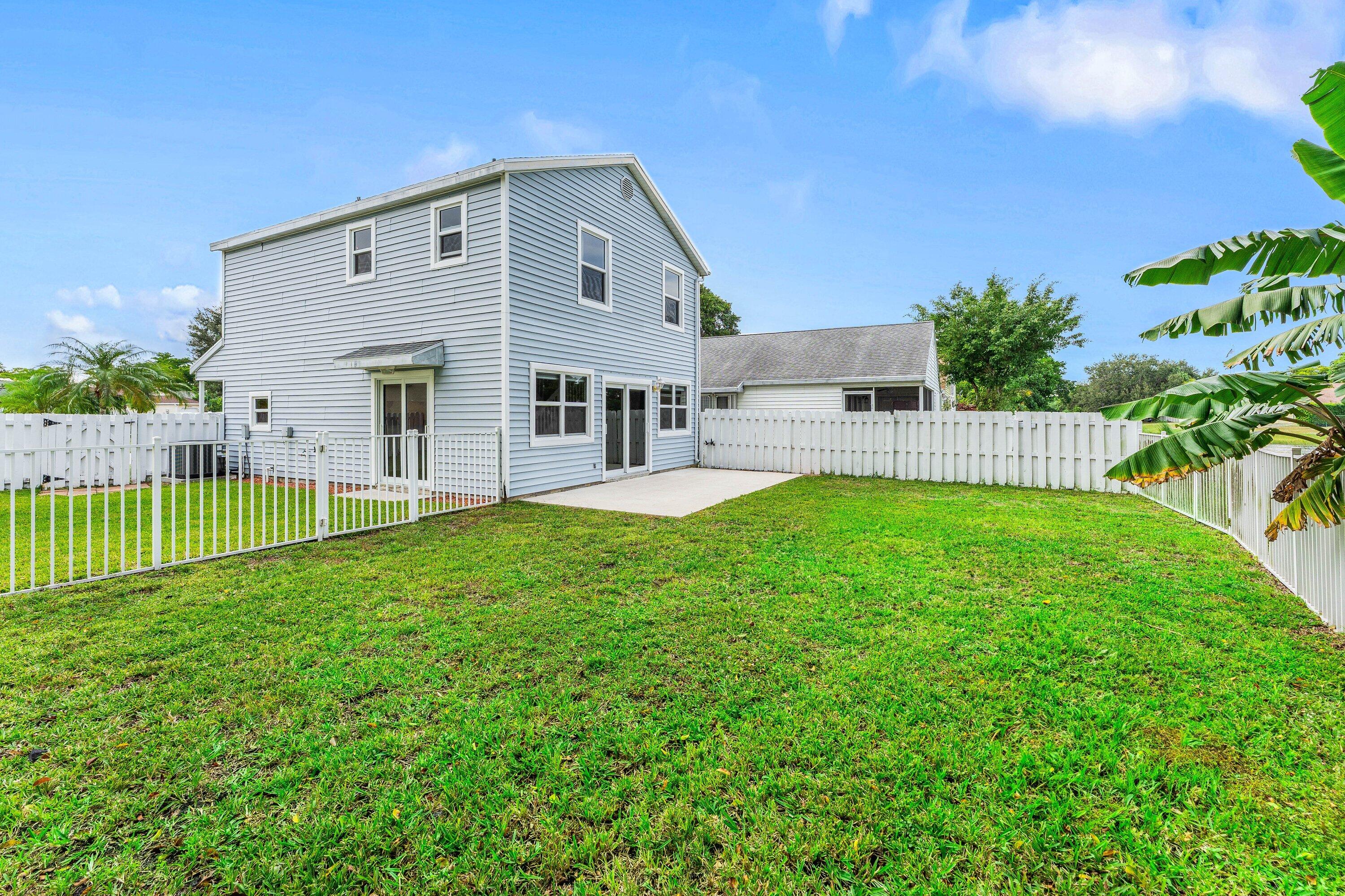 PALM CLUB WEST VILLAGE 2 - Residential