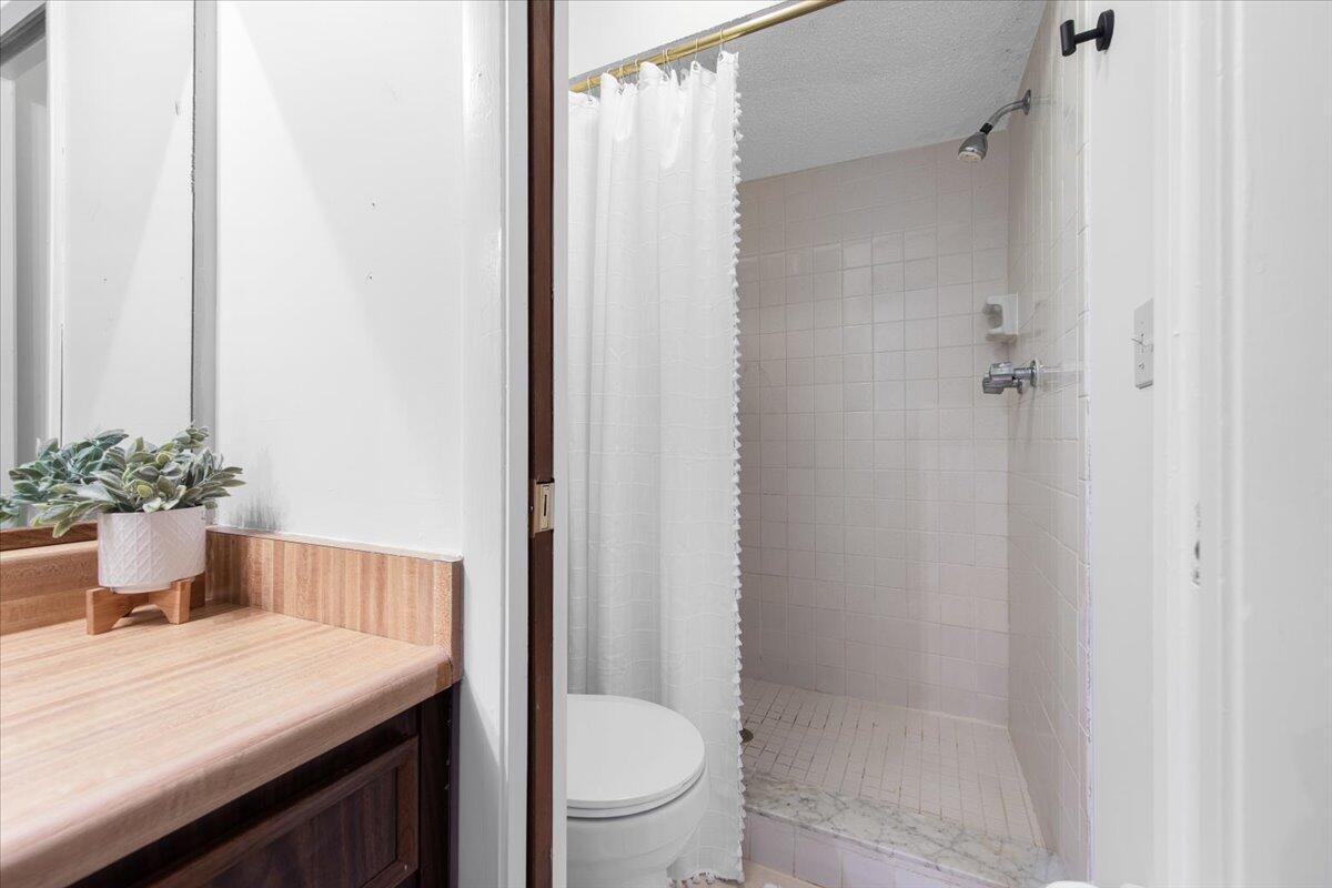 INDIAN PINES VILLAGE - Residential Lease