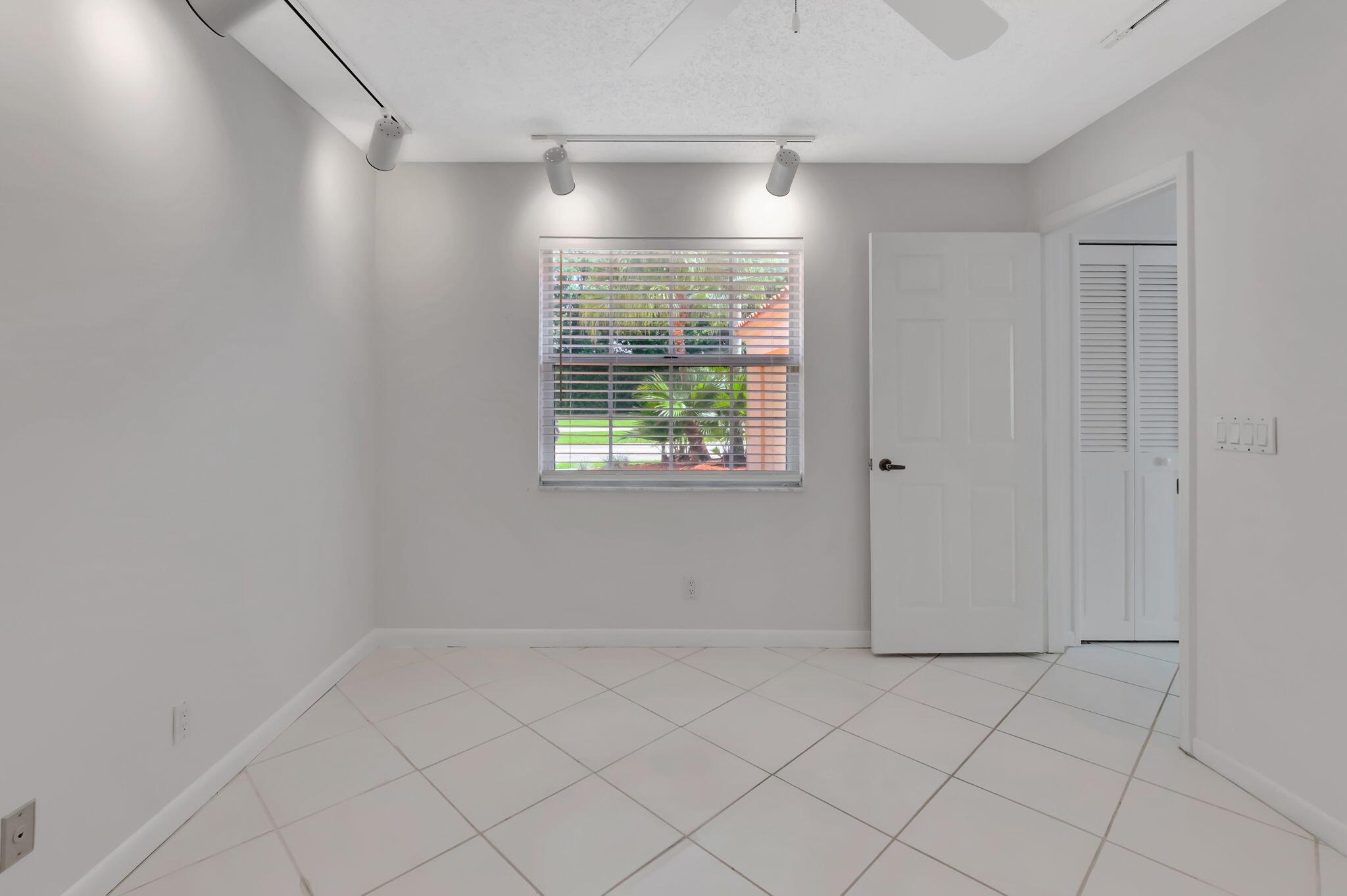 BRENTWOOD OF BOCA PH 4 AN - Residential Lease