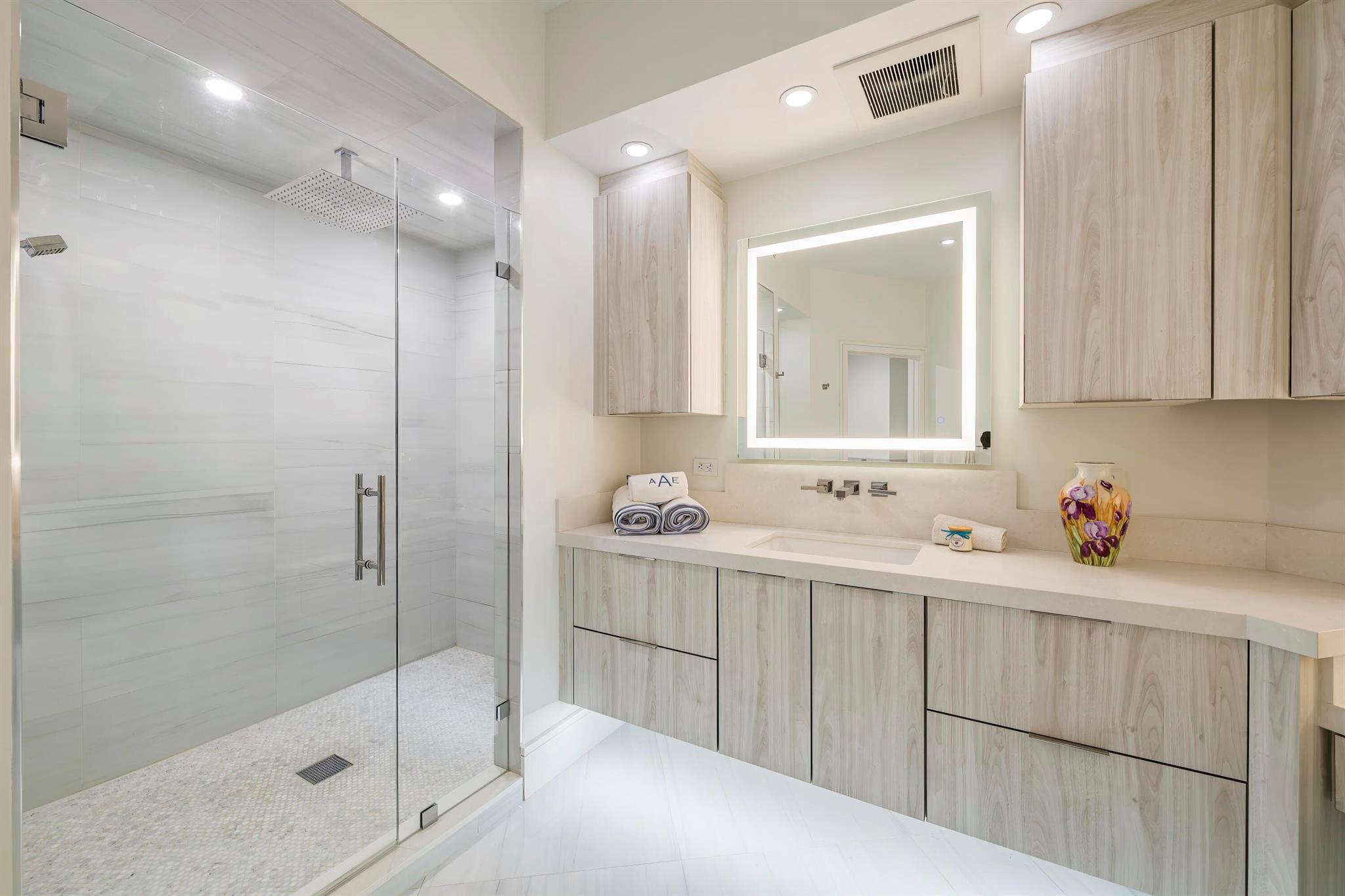 OCEAN GRANDE BEACH & MARI - Residential