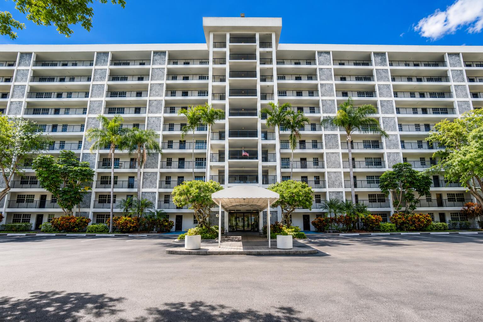 2900 N Course Drive 208