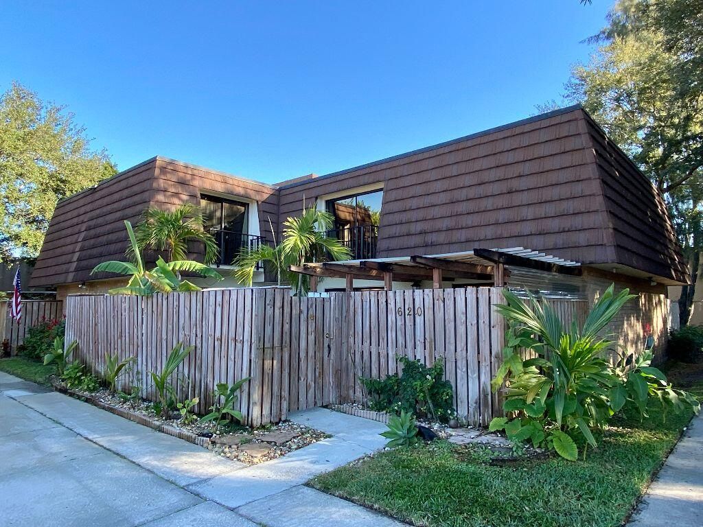 Photo of 620 6th Lane, Palm Beach Gardens, FL 33418 (MLS # R10767659)