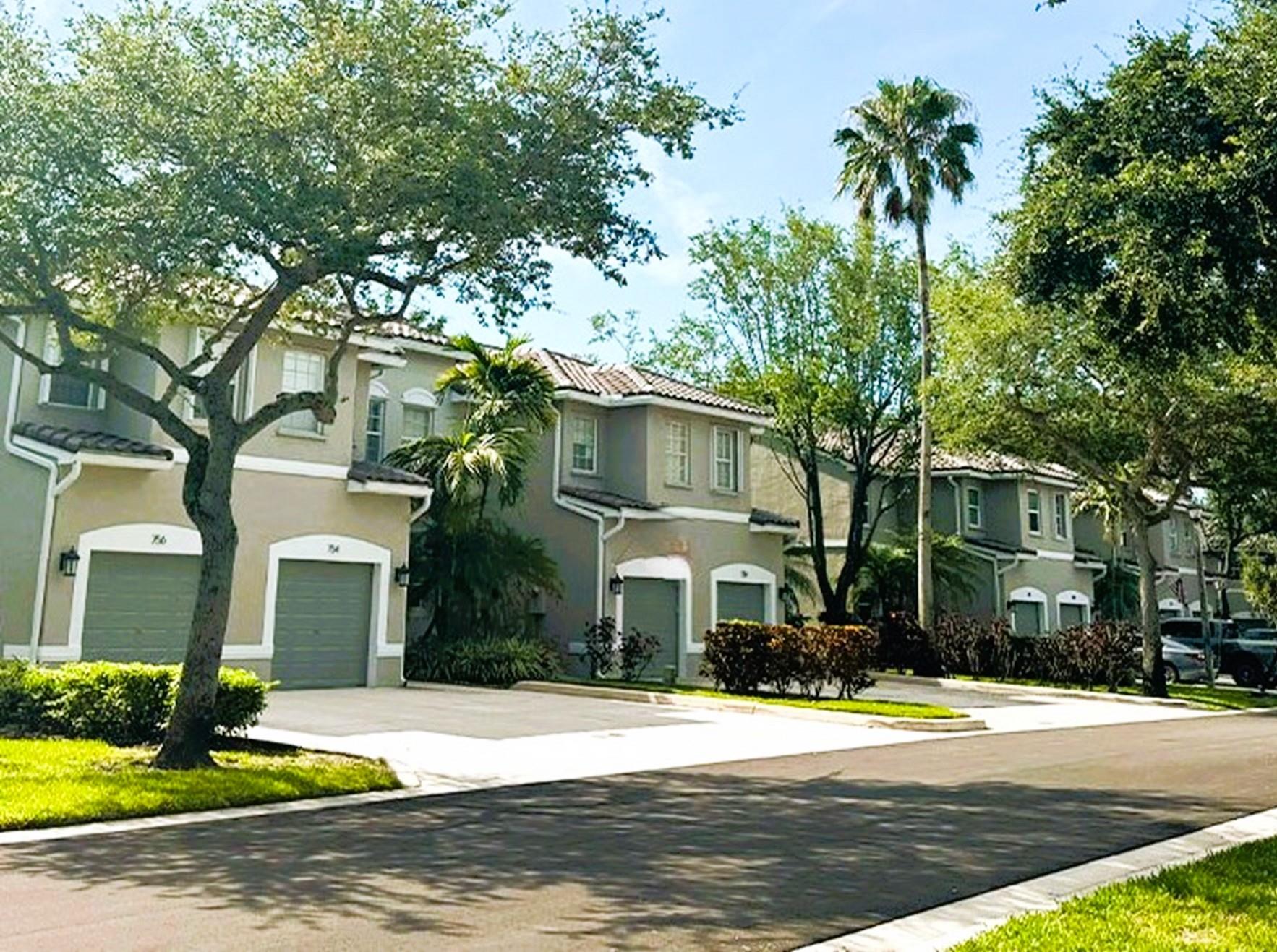 LAGO WEST - Residential