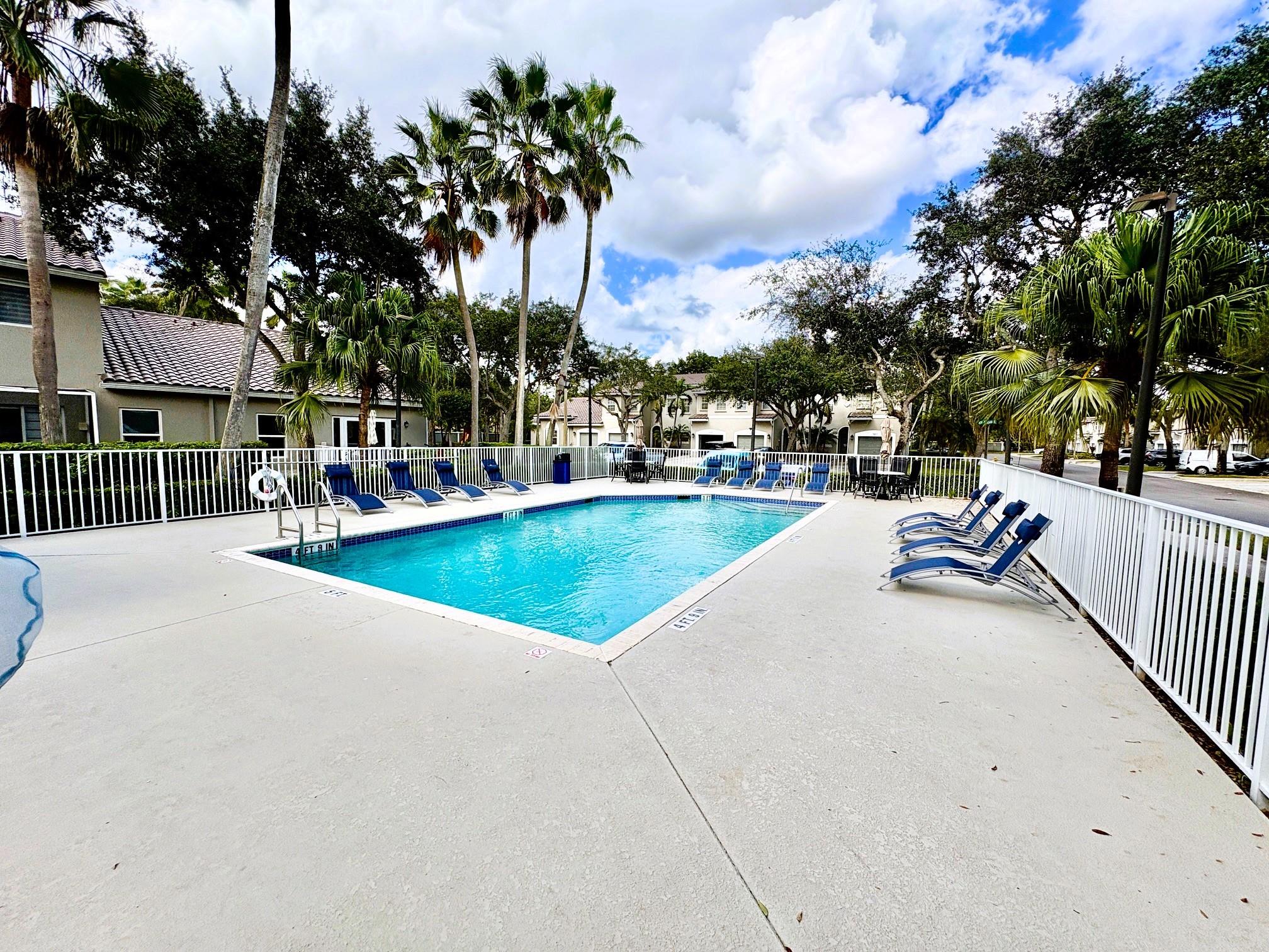 LAGO WEST - Residential