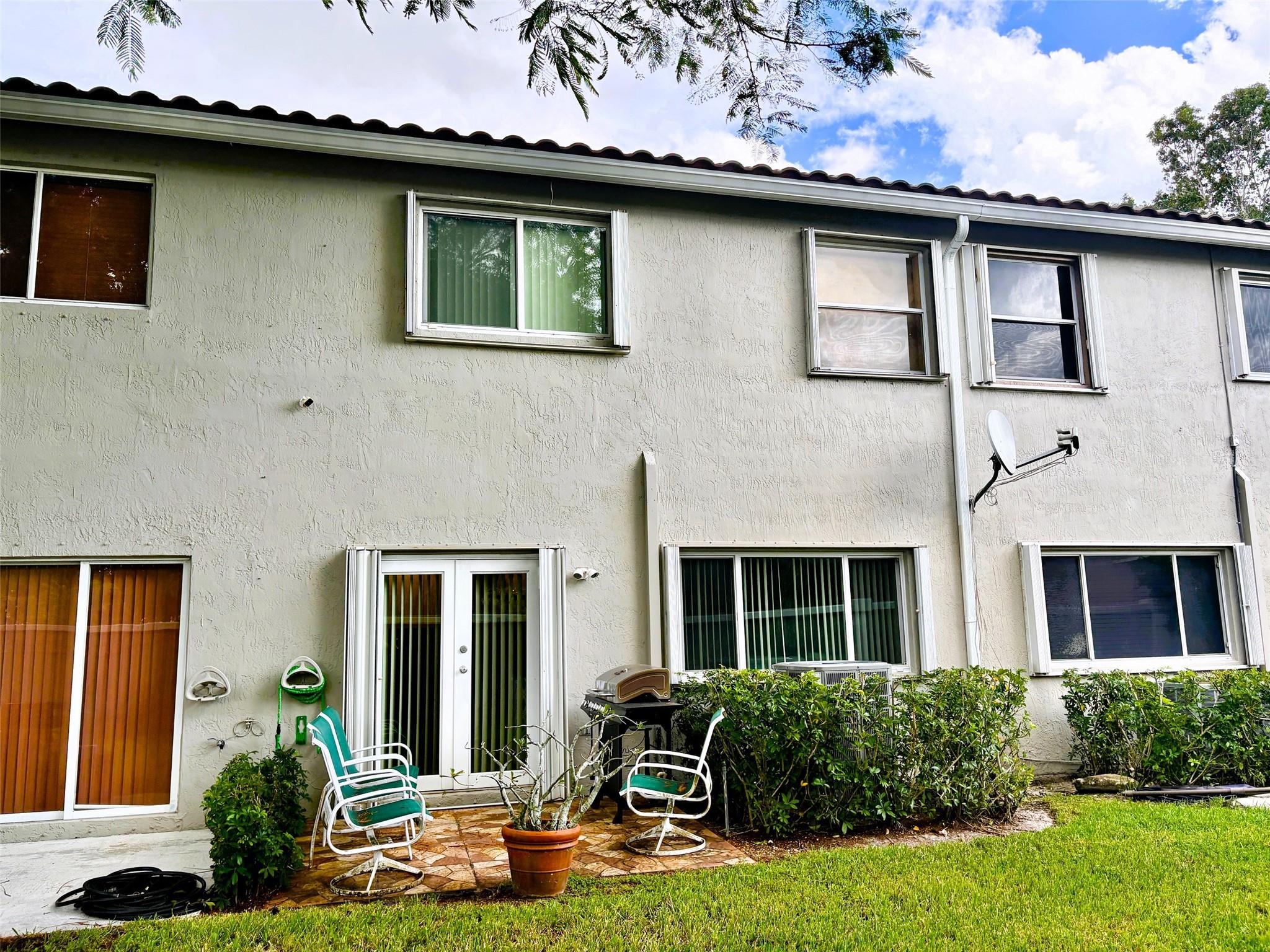 LAGO WEST - Residential