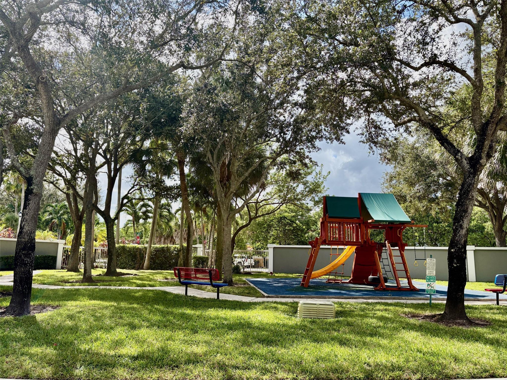 LAGO WEST - Residential