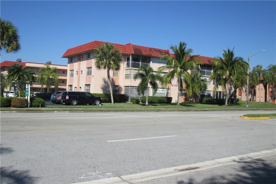 CORNER, GROUND FLOOR, SPACIOUS, FRESHLY PAINTED, BRAND NEW CARPETS, 2 BEDROOM, 2 FULL BATH CONDO IN A 55+ RESORT-LIKE ADULT COMMUNITY, CLOSE TO SHOPPING, HOUSE OF WORSHIP, AND HOSPITALS.  ALSO, THERE IS A BUS SERVICE THAT COMES THROUGH HOLIDAY SPRINGS BLVD. THAT SERVICES THE COMMUNITY. THE COMMUNITY ALSO OFFERS A RECREATION CENTER, TENNIS COURTS, GYM, POOL, CABANAS, AND MUCH MORE.  THE ASSOCIATION REQUIRES A 20% DOWN PAYMENT, A CREDIT SCORE OF AT LEAST 650, A BACKGROUND CHECK, AND FOR 3 MONTHS OF MAINTENANCE TO BE HELD IN ESCROW FOR 18 MONTHS. NO LEASING. THE SELLER IS VERY MOTIVATED, BRING YOUR BEST OFFER.