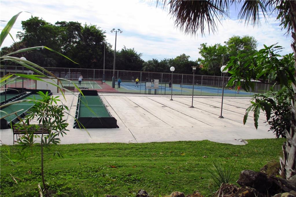 HOLIDAY SPRINGS - Residential