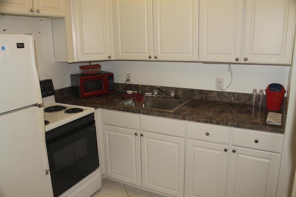 OAKRIDGE I CONDO - Residential