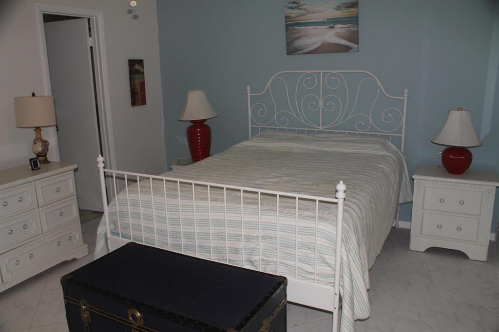 OAKRIDGE I CONDO - Residential