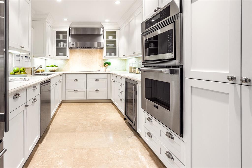 THREE HUNDRED OCEAN BLVD APTS INC - Residential