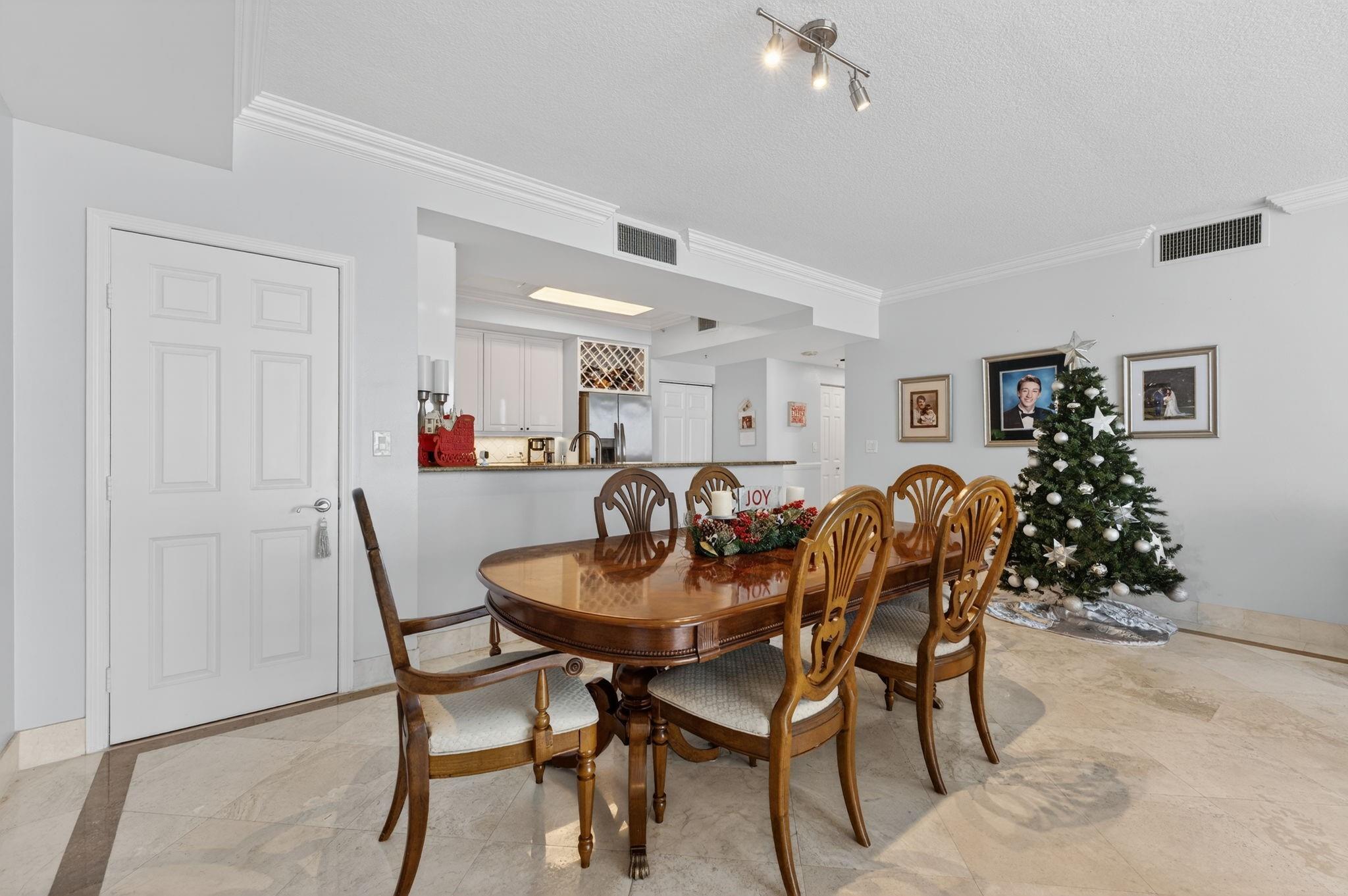 Jackson Tower - Residential