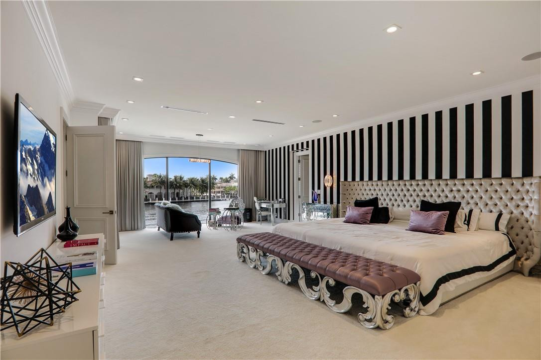 SEA RANCH LAKES - Residential