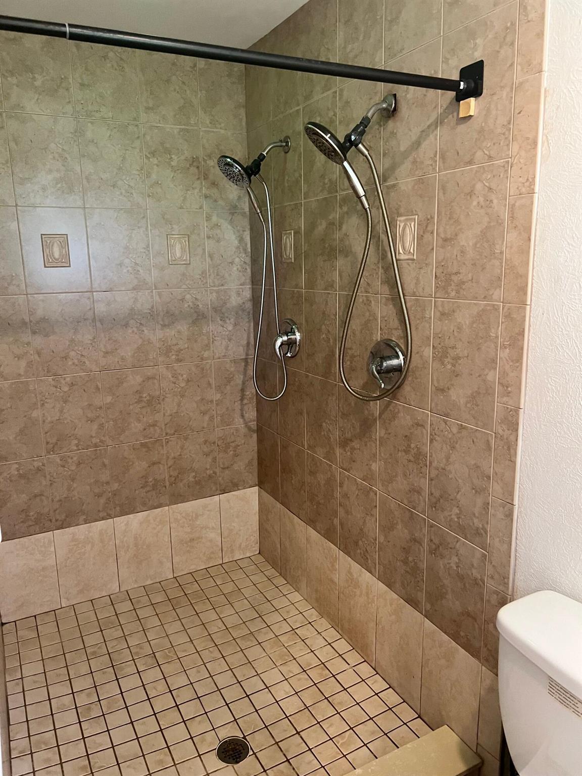 REVISED PLAT SOUTH 25TH - Residential Lease