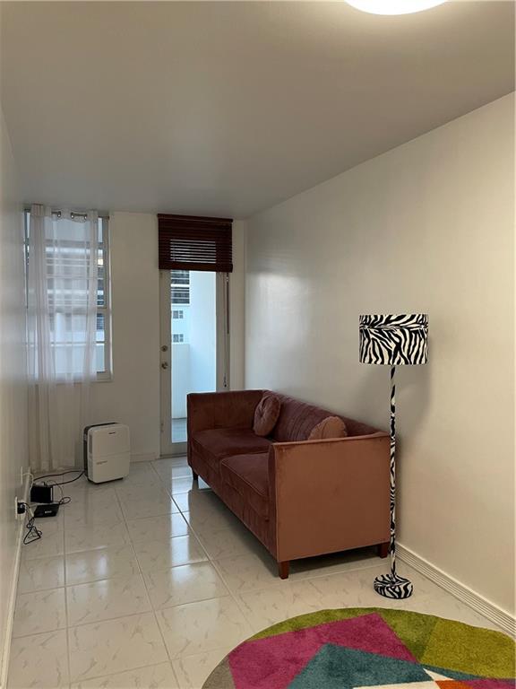 THE DECOPLAGE CONDO - Residential Lease