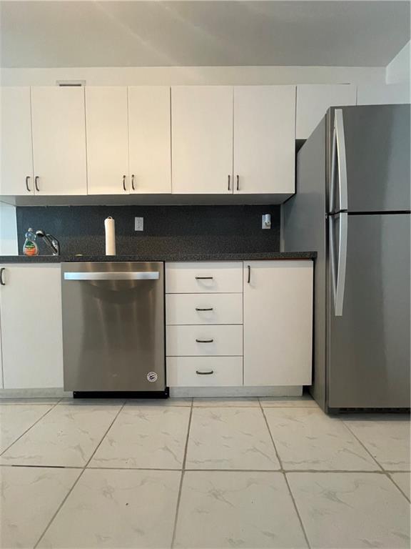 THE DECOPLAGE CONDO - Residential Lease