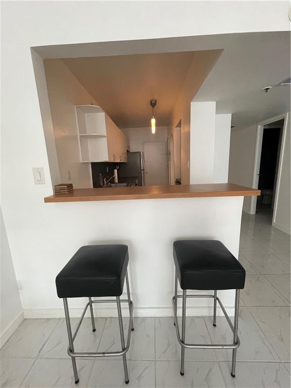 THE DECOPLAGE CONDO - Residential Lease