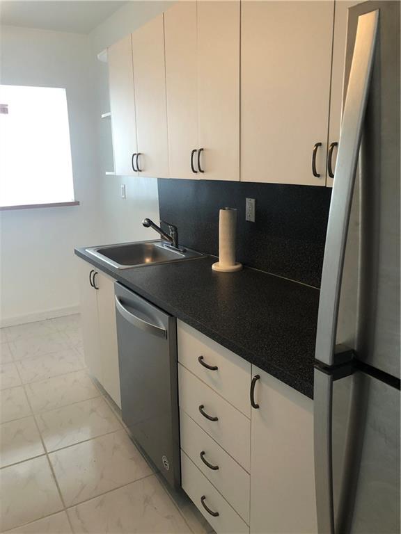 THE DECOPLAGE CONDO - Residential Lease