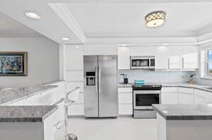 SEAGATE OF HIGHLAND CONDO - Residential