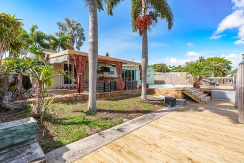 Tiny photo for 101 SE 14th Street, Pompano Beach, FL 33060 (MLS # B26022680)