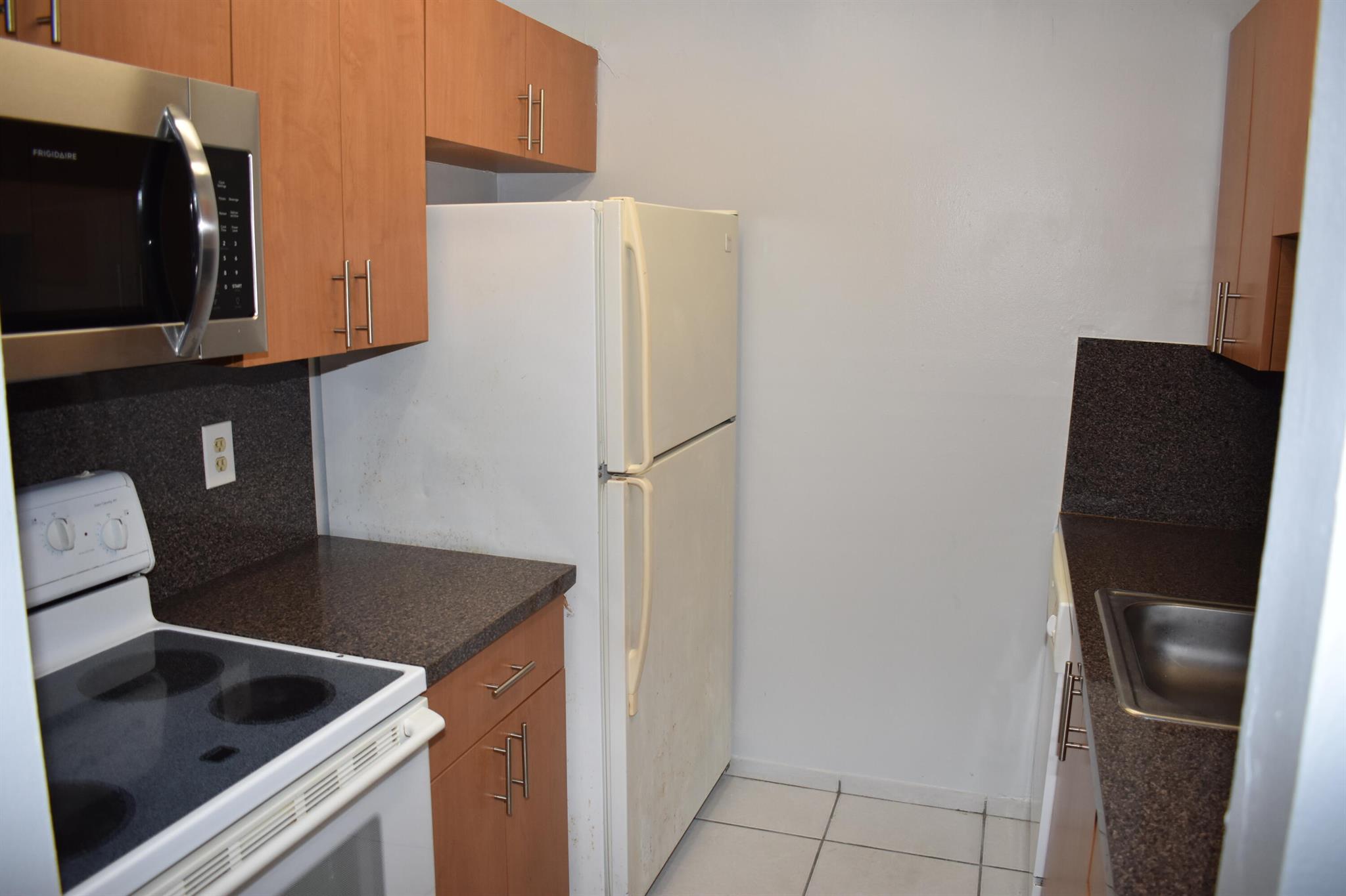 ROSEVIEW GARDEN CONDO - Residential Lease