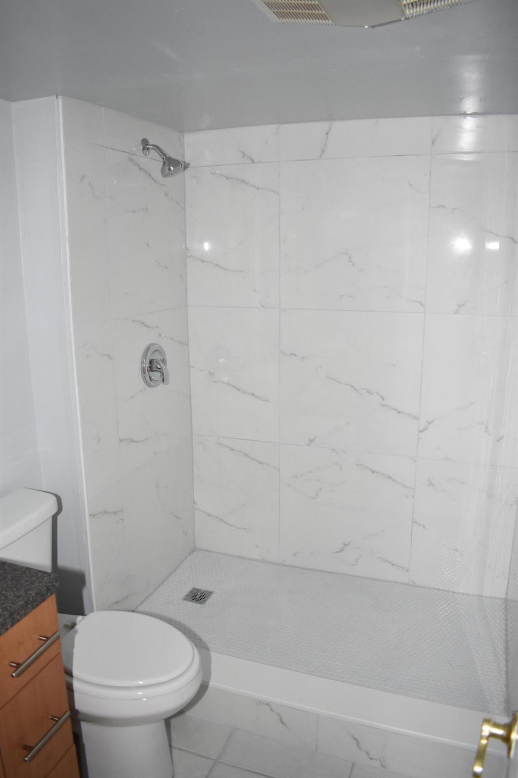 ROSEVIEW GARDEN CONDO - Residential Lease