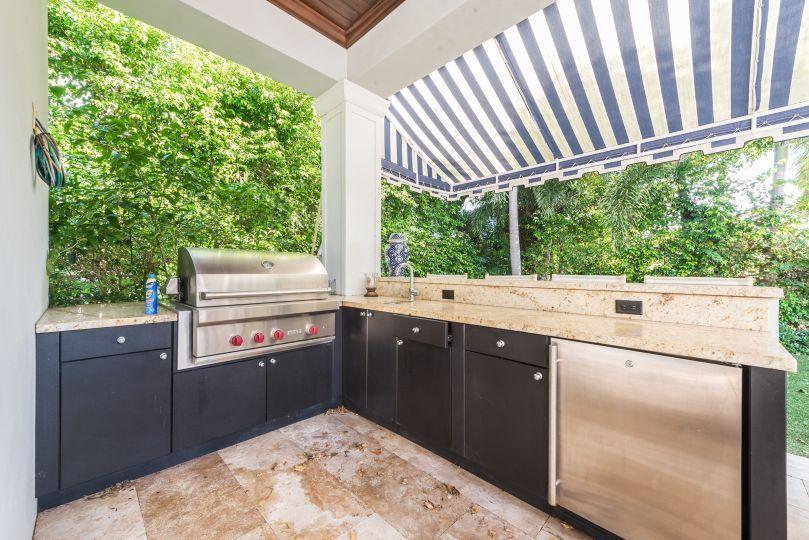 ROYAL PALM YACHT & COUNTRY CLUB - Residential