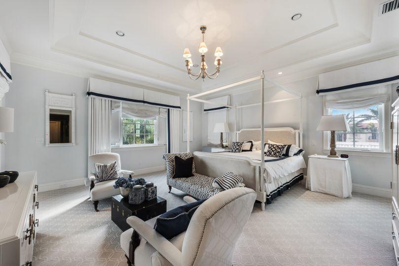 ROYAL PALM YACHT & COUNTRY CLUB - Residential