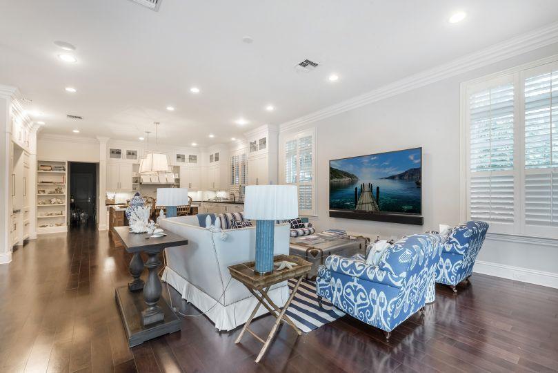 ROYAL PALM YACHT & COUNTRY CLUB - Residential