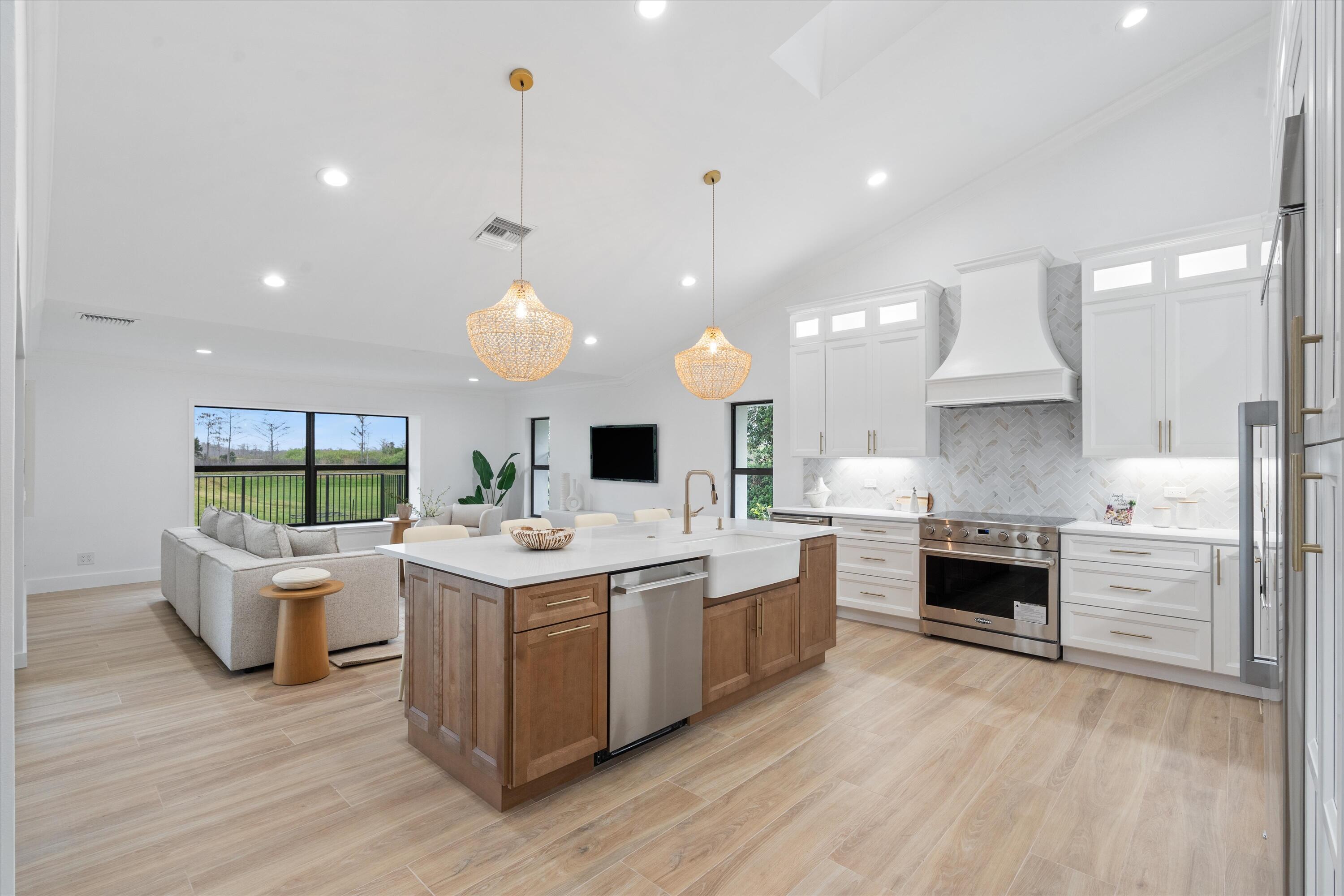 PGA RESORT COMMUNITY- MARLWOOD ESTATES - Residential