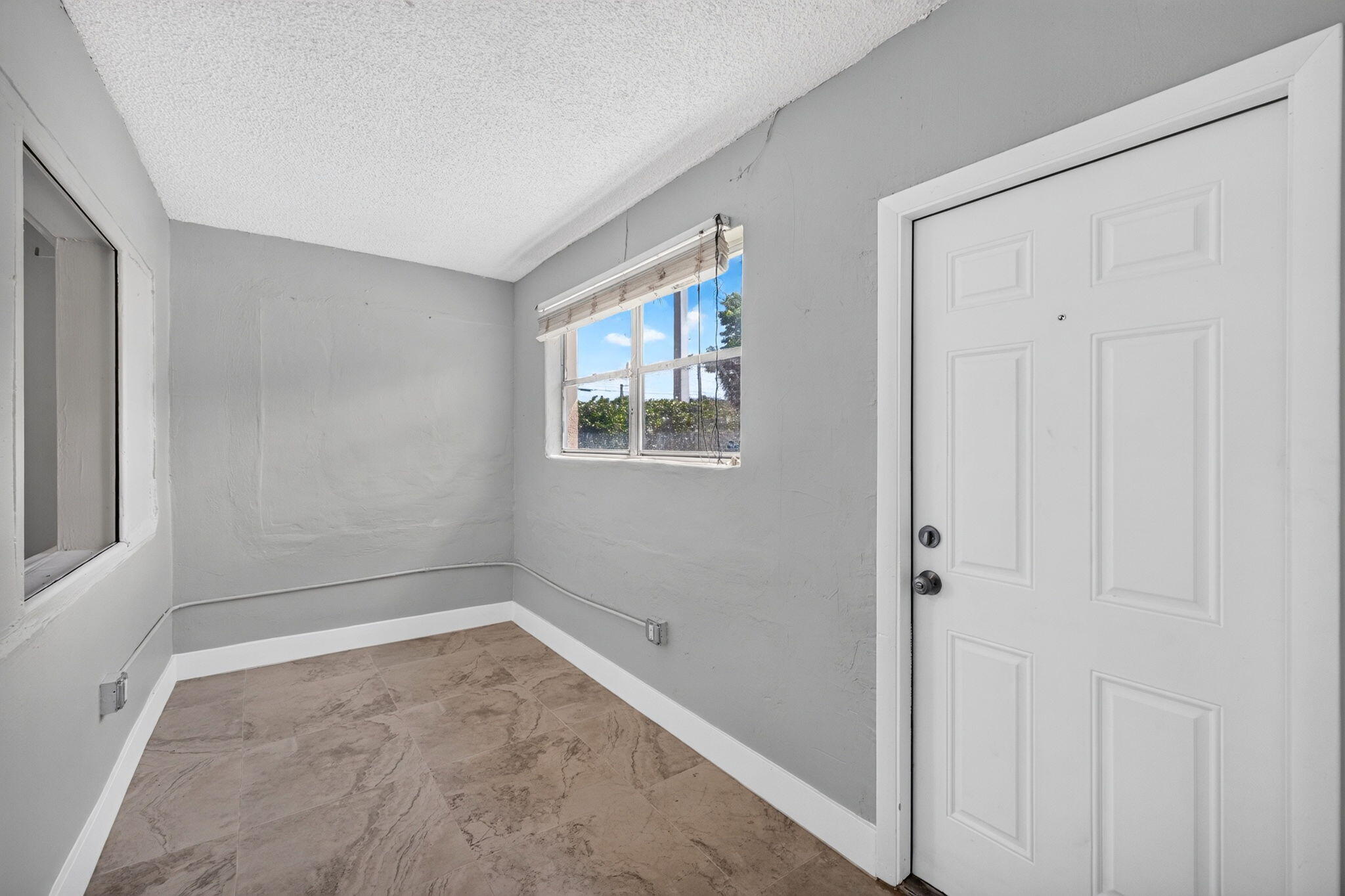 2731 NW 6TH Court