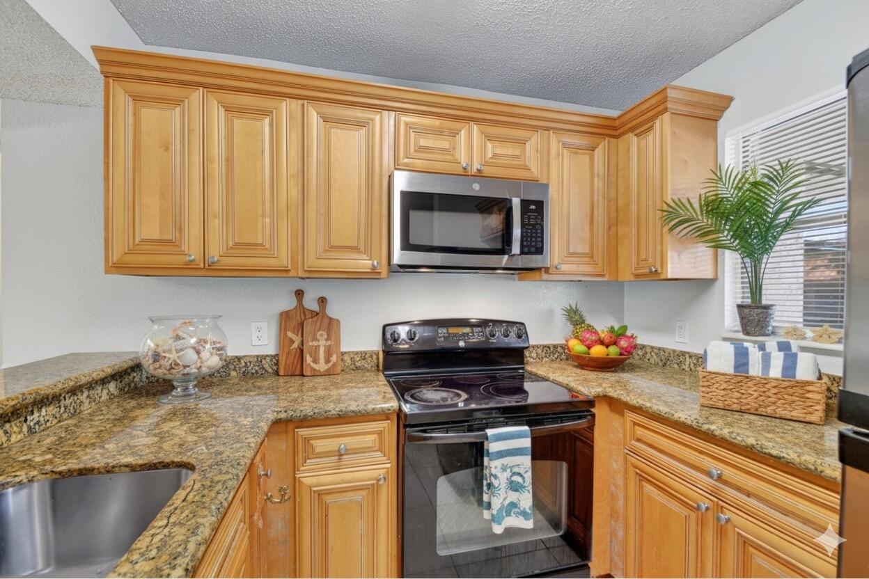 PALM BEACH PLACE CONDO - Residential Lease