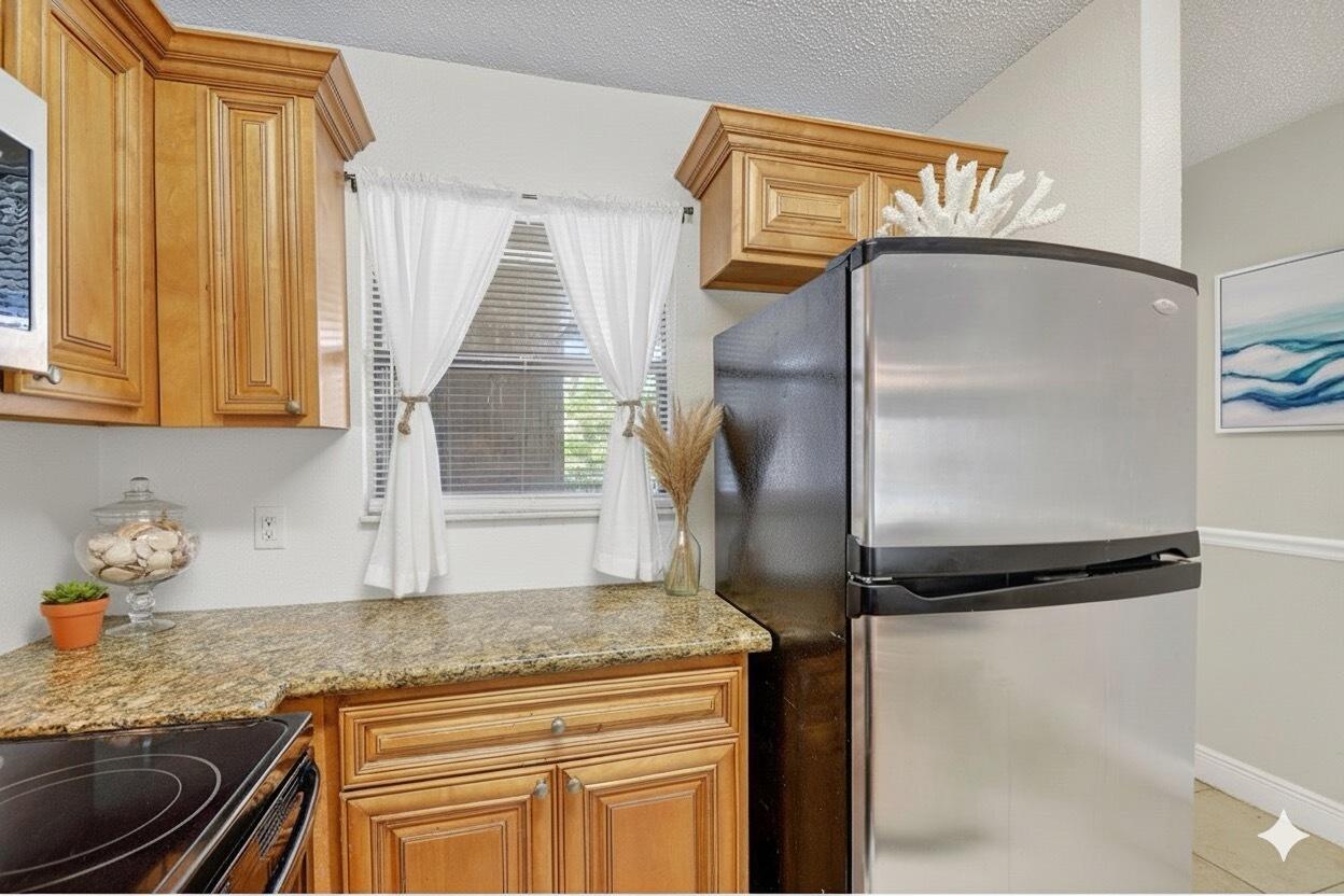 PALM BEACH PLACE CONDO - Residential Lease