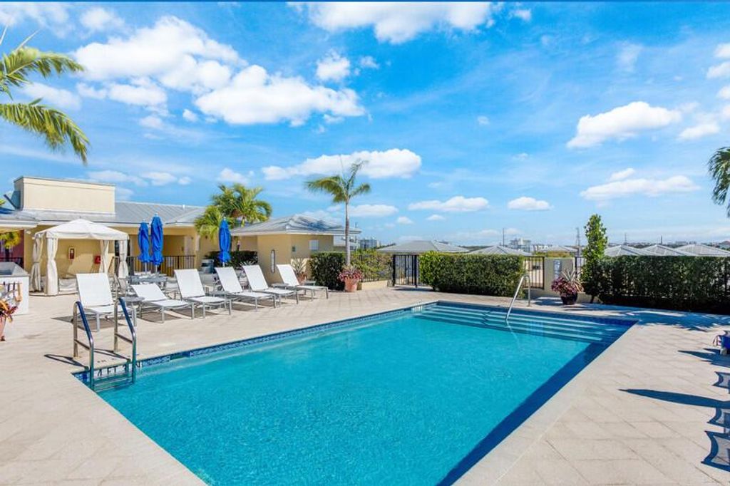 Photo of 225 NE 1st Street #303, Delray Beach, FL 33444 (MLS # R11092335)