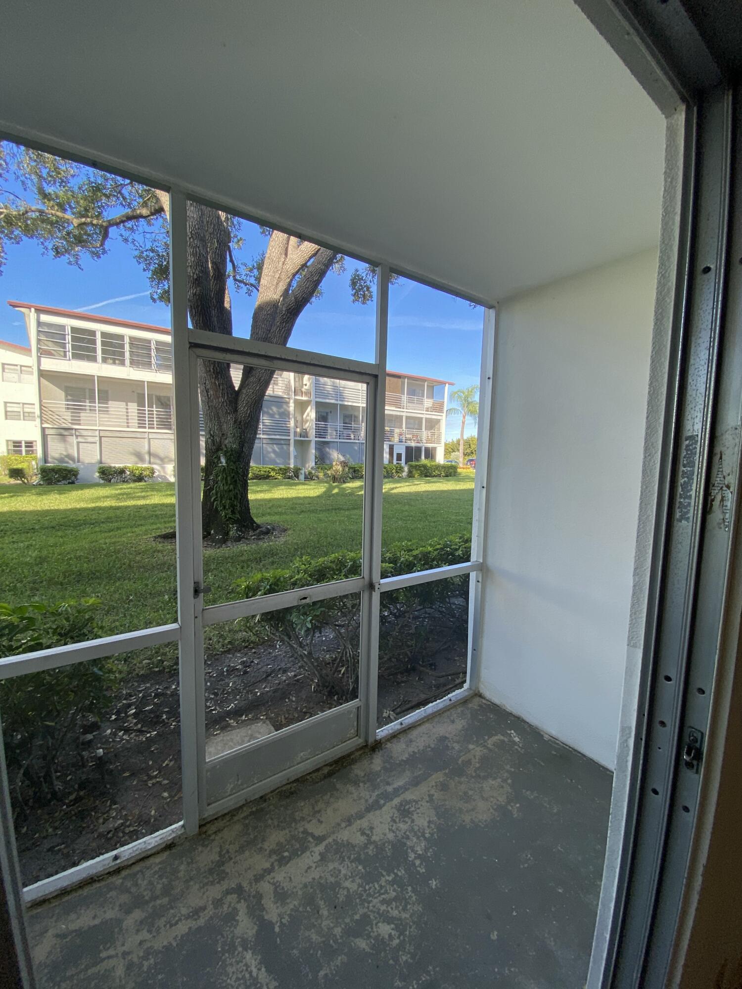 FANSHAW AT CENTURY VILLAGE CONDO - Residential