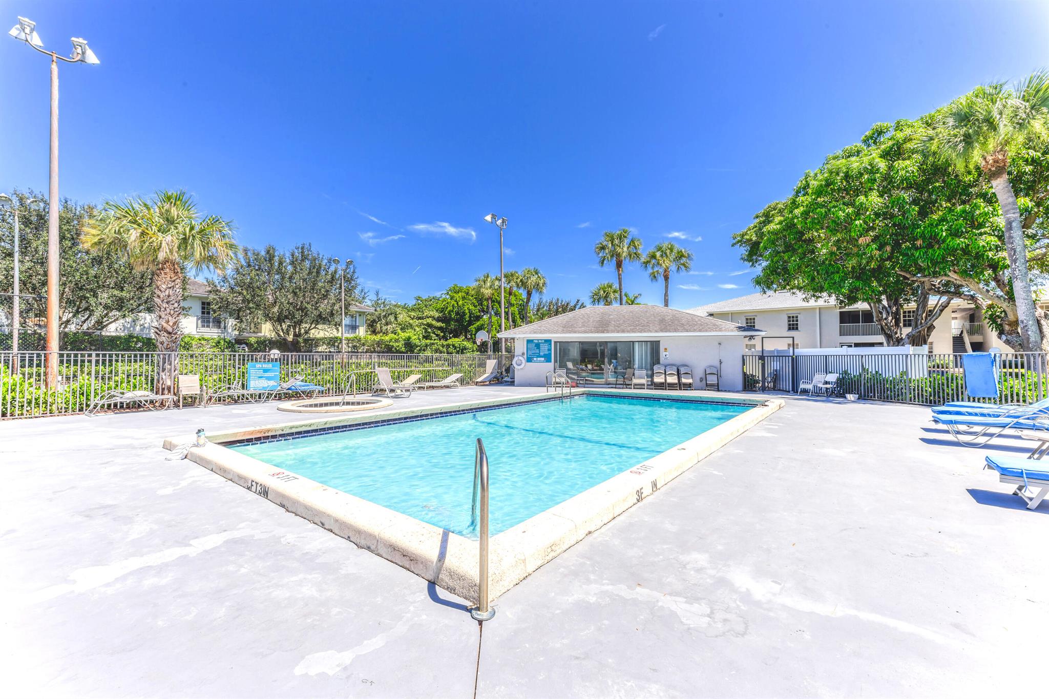 230 SE 10th Street