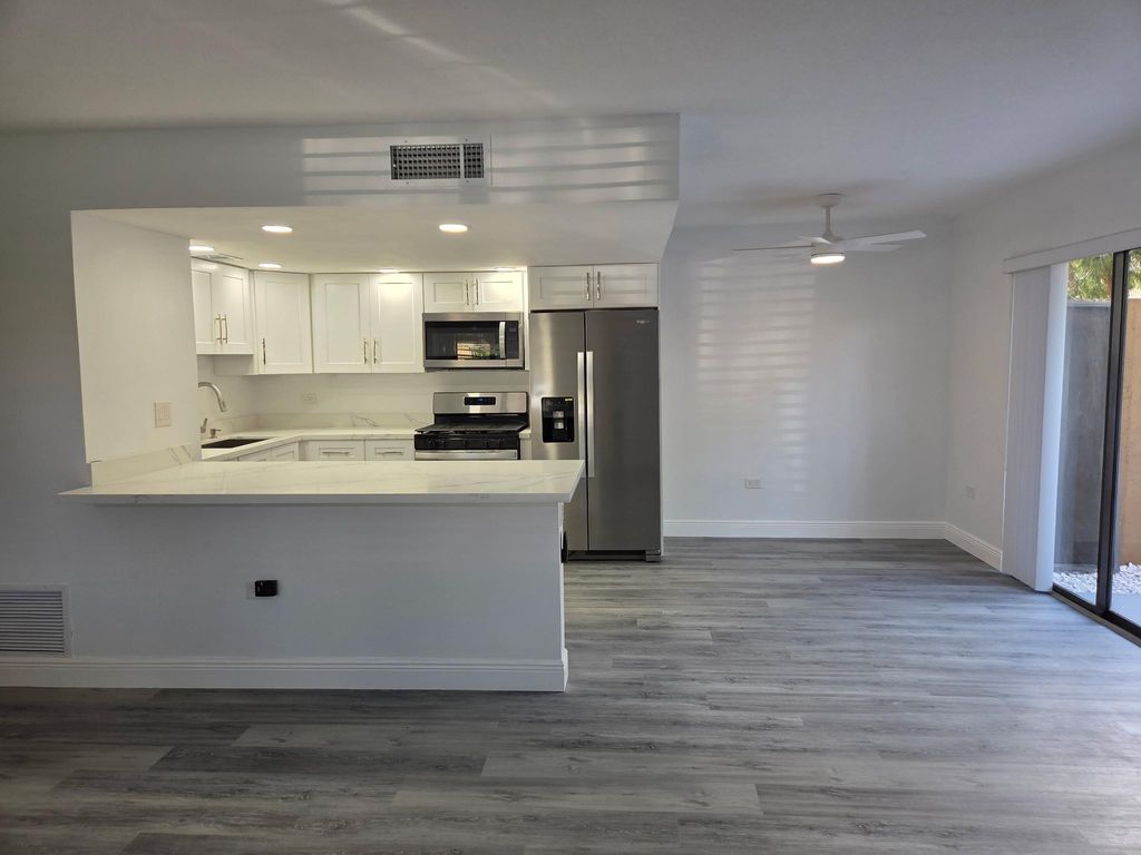 Photo of 2917 W Missionwood Lane #C-II, Miramar, FL 33025 (MLS # F10528783)