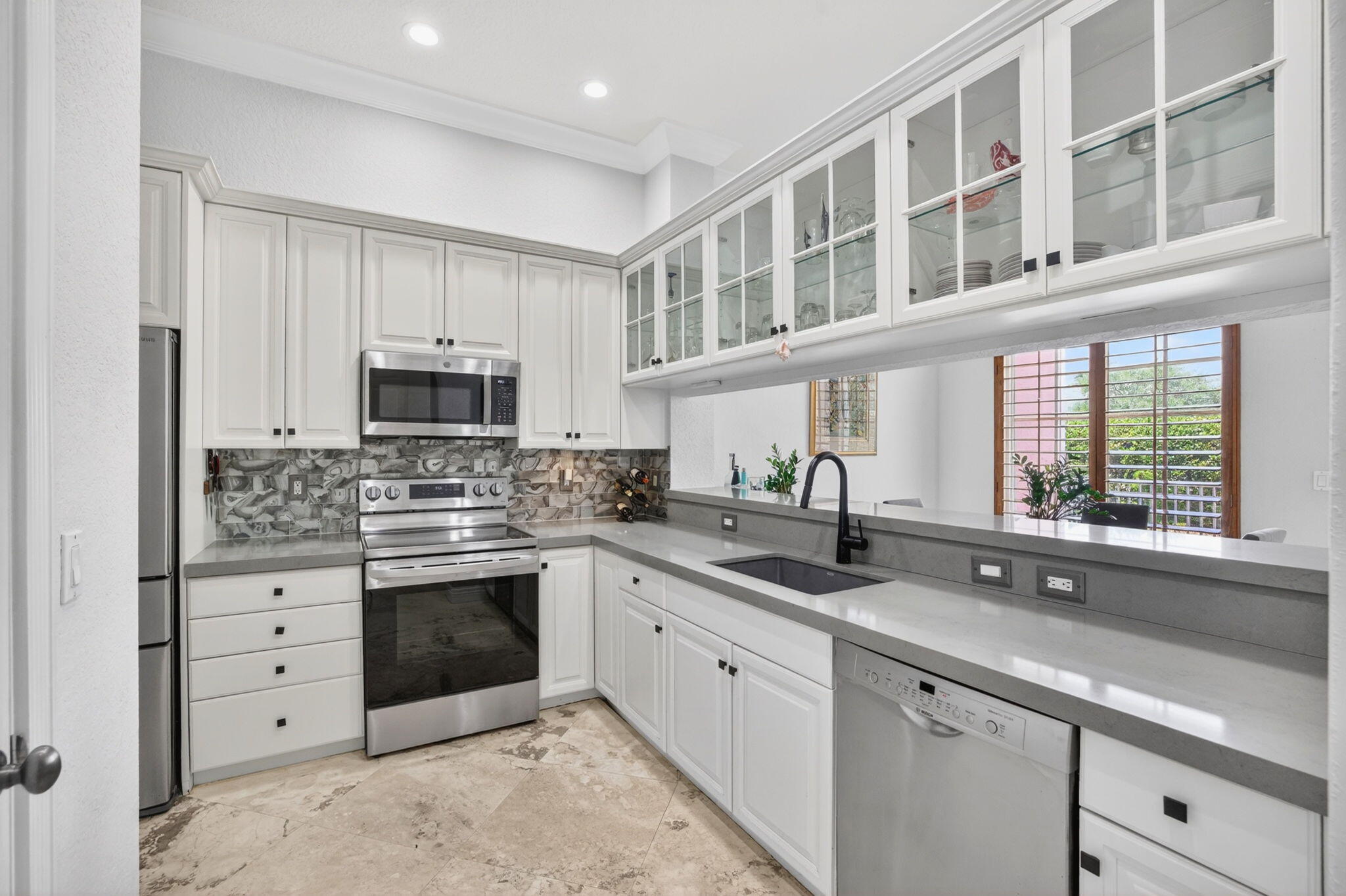 LIGHTHOUSE POINT 2 SEC - Residential