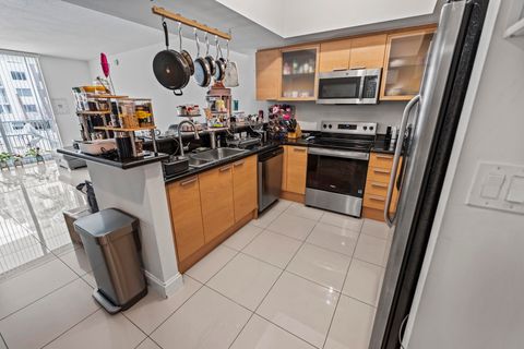 Tiny photo for 140 S Dixie Highway #512, Hollywood, FL 33020 (MLS # B26013006)