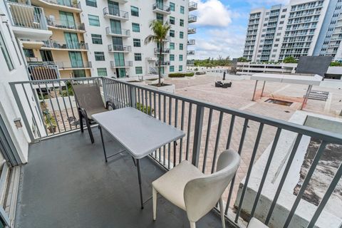 Tiny photo for 140 S Dixie Highway #512, Hollywood, FL 33020 (MLS # B26013006)