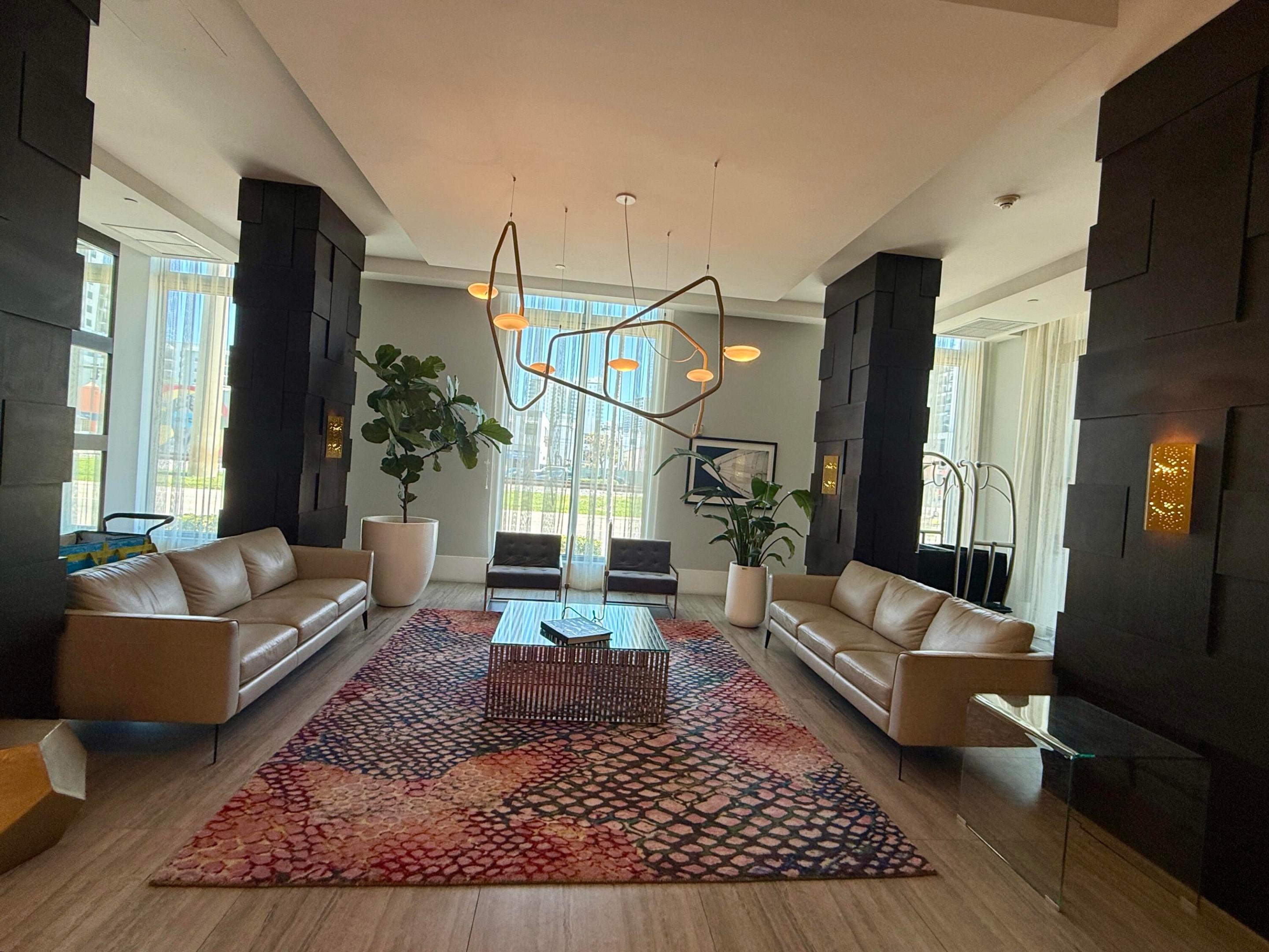 HOLLYWOOD STATION RES CONDO - Residential