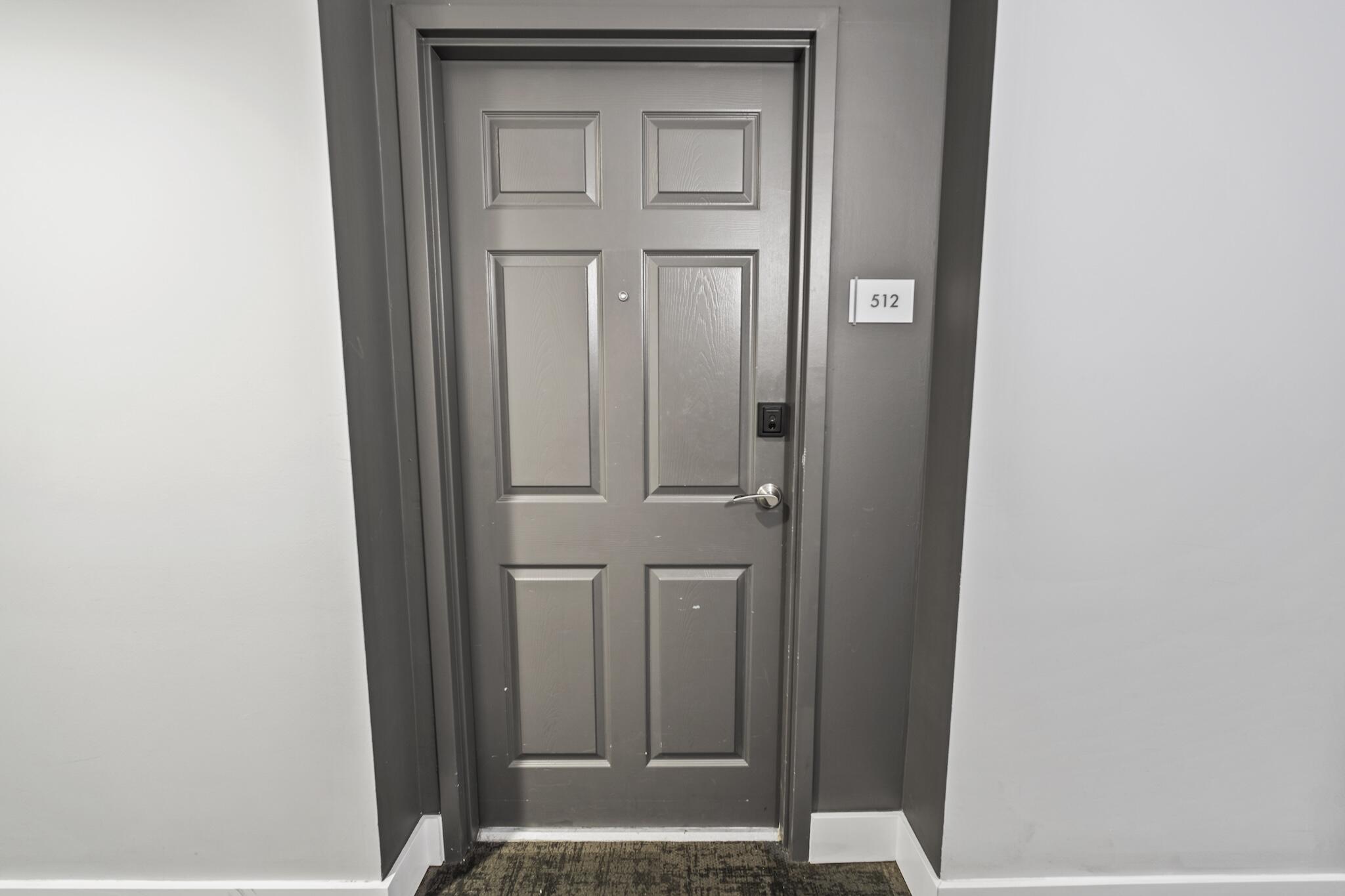 HOLLYWOOD STATION RES CONDO - Residential