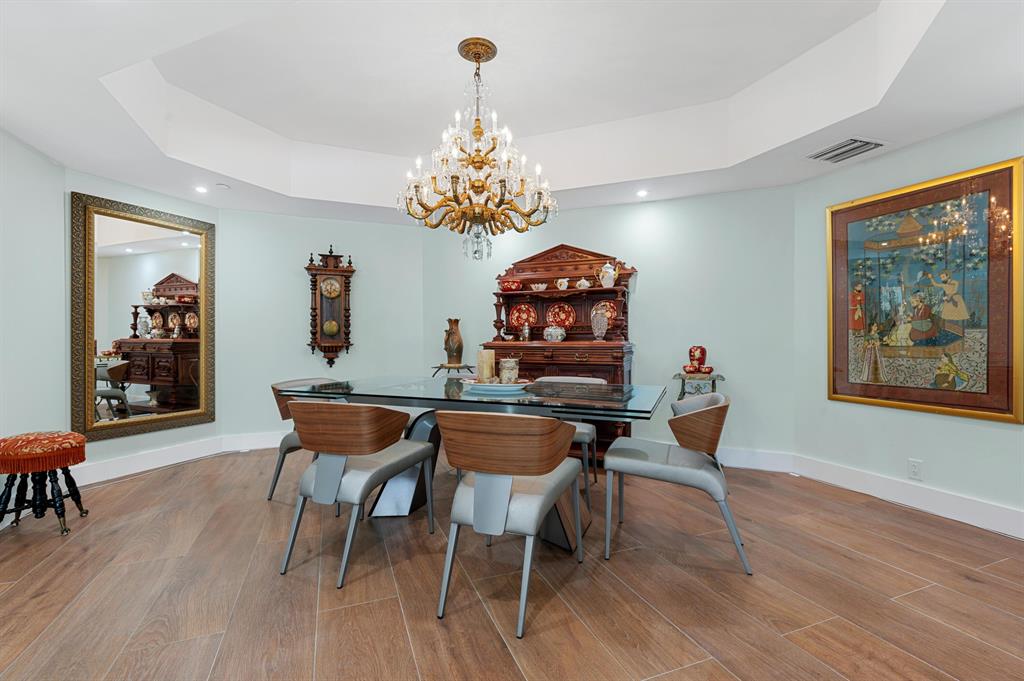 PALM BEACH HAMPTON CONDO - Residential