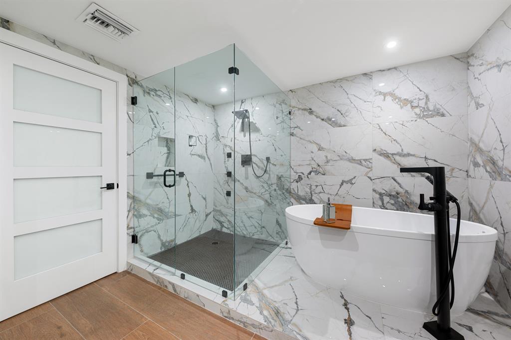 PALM BEACH HAMPTON CONDO - Residential