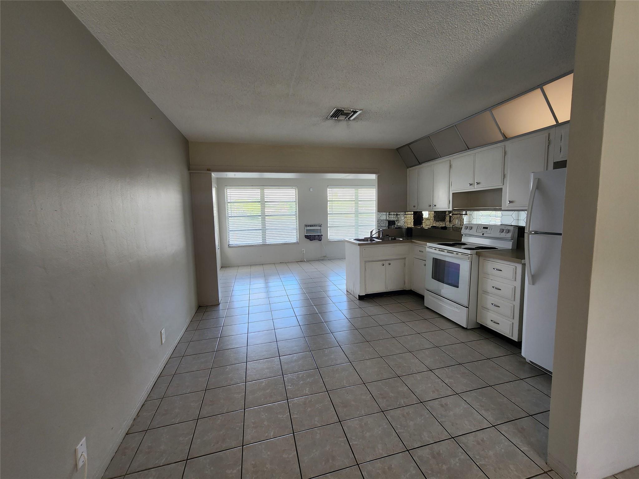 Tamarac Lakes North 2nd S - Residential Lease