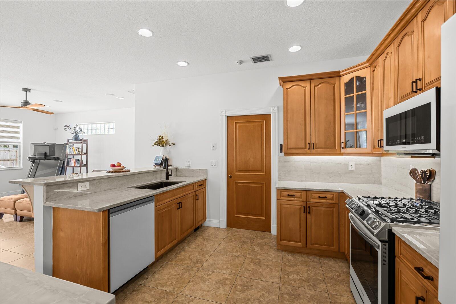 PORT ST LUCIE SECTION 19 - Residential