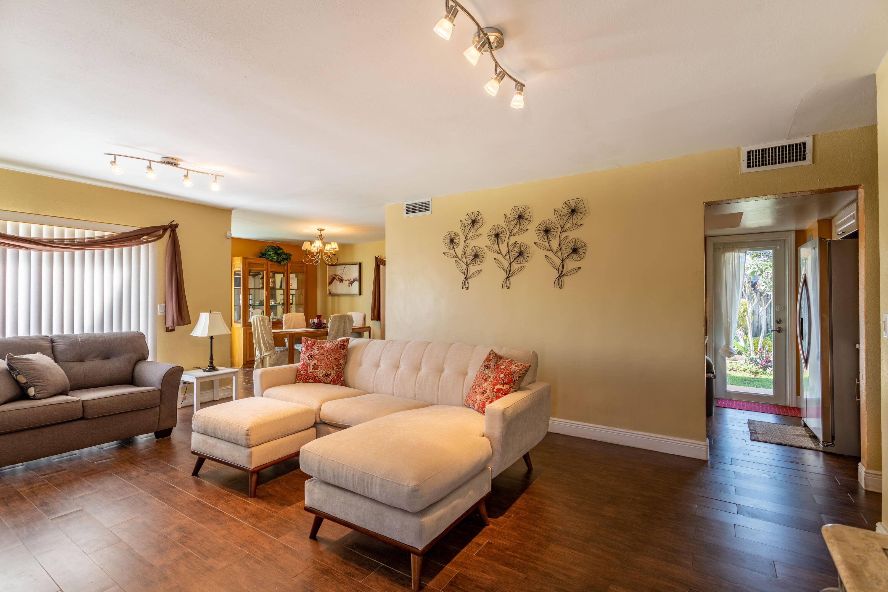 MAINLANDS OF TAMARAC LAKES UNIT 15 - Residential