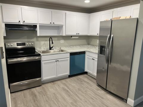 Tiny photo for 7000 NW 17th Street #109, Plantation, FL 33313 (MLS # F10555971)
