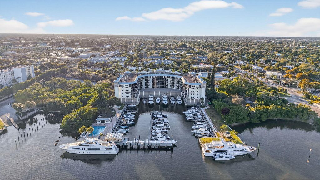 Photo of 1035 S Federal Highway #402, Delray Beach, FL 33483 (MLS # R11160661)